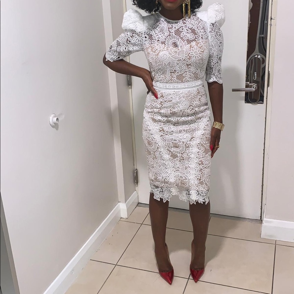 Medeleine Dress in White
Bronx and Banco